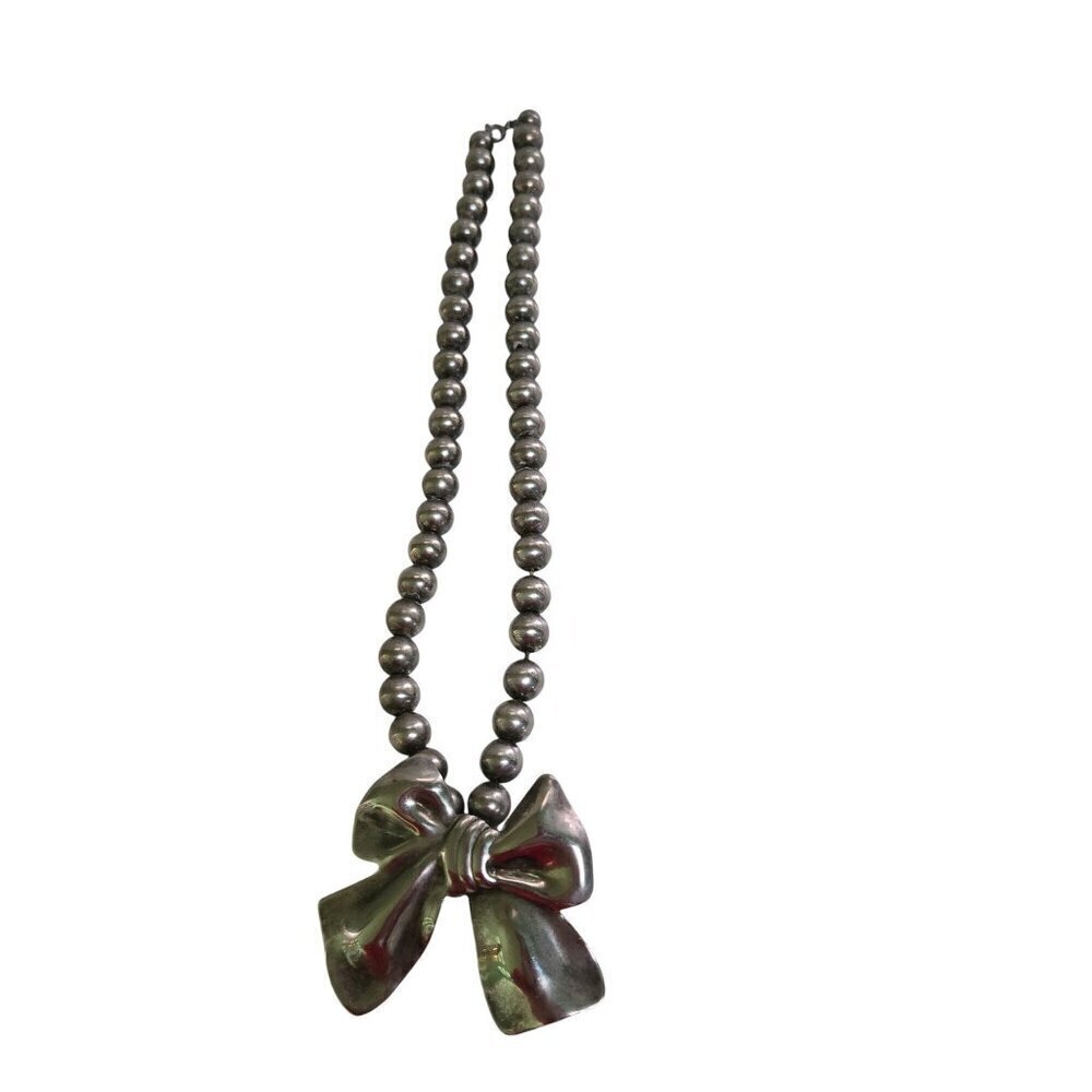 Vintage 1980s Silver Plated Bow Beaded 16